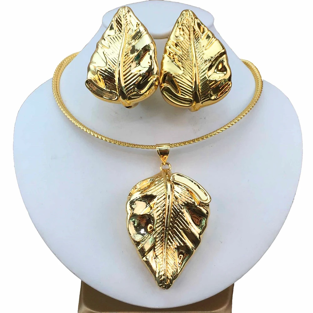 

Fashion Italian Dubai Gold Plated Jewelry Set Simple Style Big Pendant Necklace Light Weight Jewelry Set for Woman FHK17876