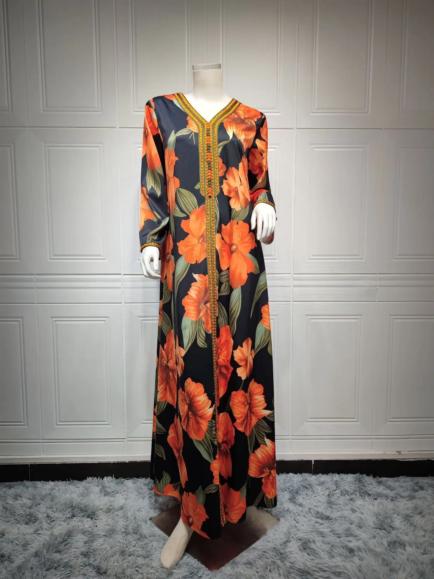 AB 2282022   Nuevo vestido largo con fondo negro y flor grande naranja abaya moda vestido musulmán para mujer