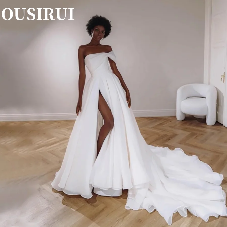 

OUSIRUI One Shoulder Sleeveless Side Split Sweep Train Simple Strapless A-Line Wedding Dresses Bridal Gowns Robe De Mariée