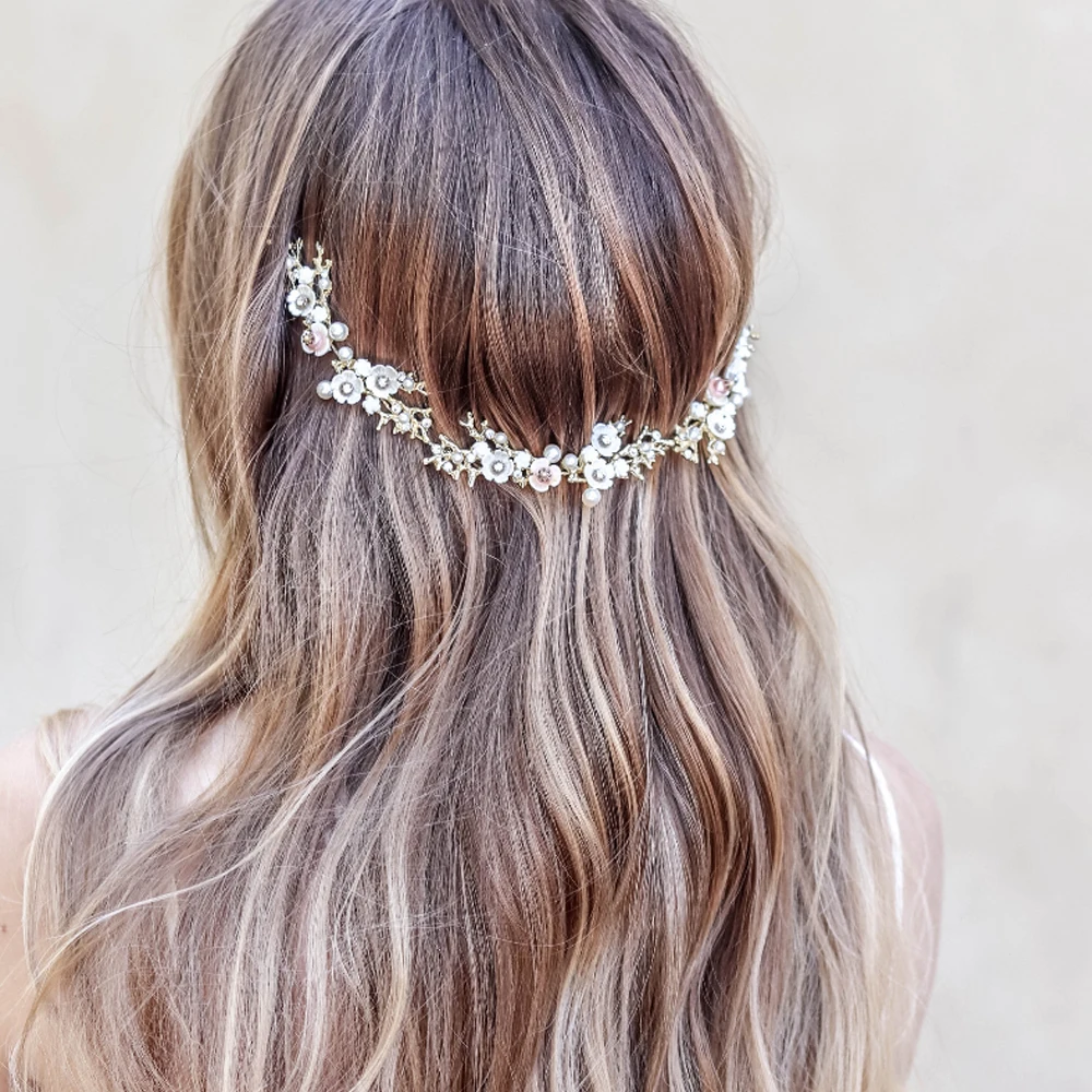 

Модные повязки на голову с цветами и листьями для женщин, повязки для волос с кристаллами и жемчугом для невесты, свадебные аксессуары для волос