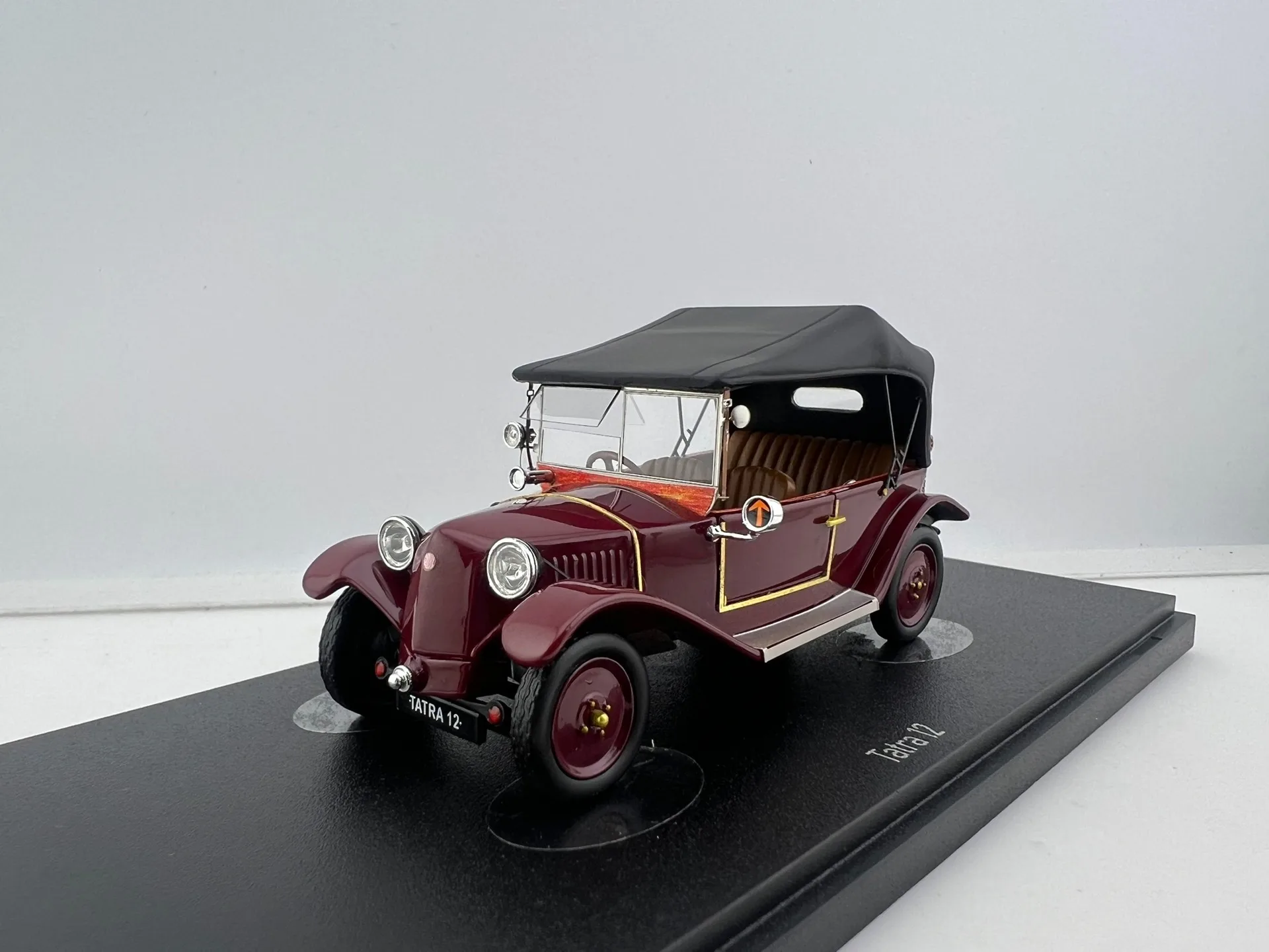 Diecast Scale Modl 1/43 Scale Tatra 12 Vintage Car Resin Car Model Collectible Toy Gift Souvenir Display Ornament