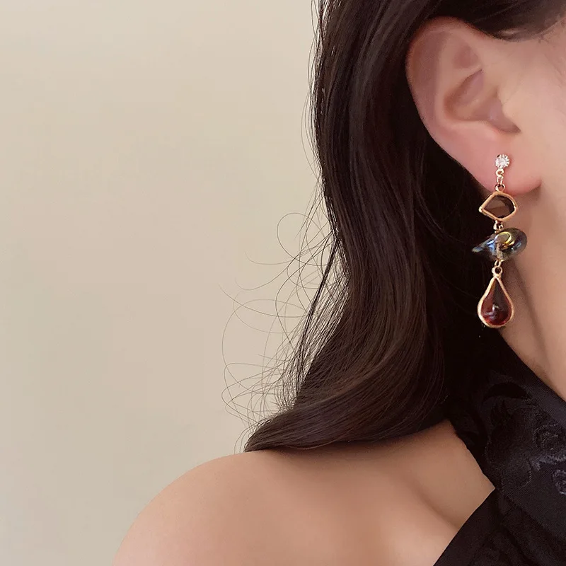 French Oil Painting Style Retro Art Abstract Female Fashion Asymmetrical Design Korean Version Personality Earrings Tide image 3