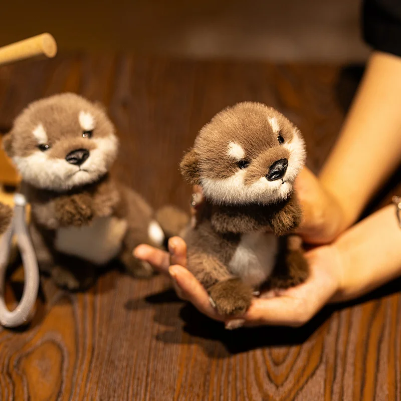 15 センチメートルソフト愛らしい立ち姿願いを込めたカワウソブラウン漫画キーバッグペンダントキーホルダーぬいぐるみ動物人形誕生日プレゼント家の装飾