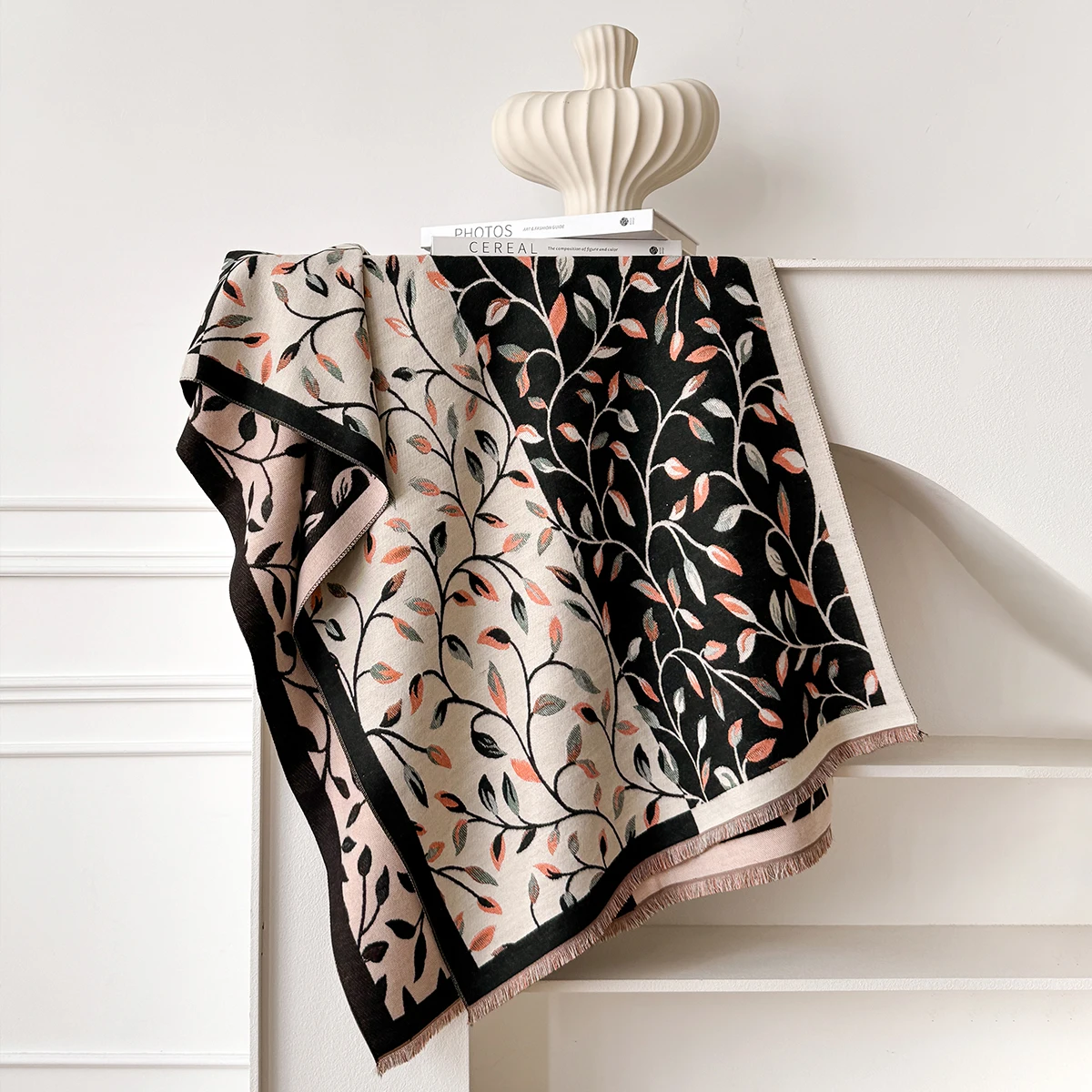Brand Fashion Damen-Winterschal aus Kaschmir – Vintage-Ölgemälde mit Blattmuster, Quasten-Pashmina, dicker Wickel- und Echarpe-Poncho – Detail 6