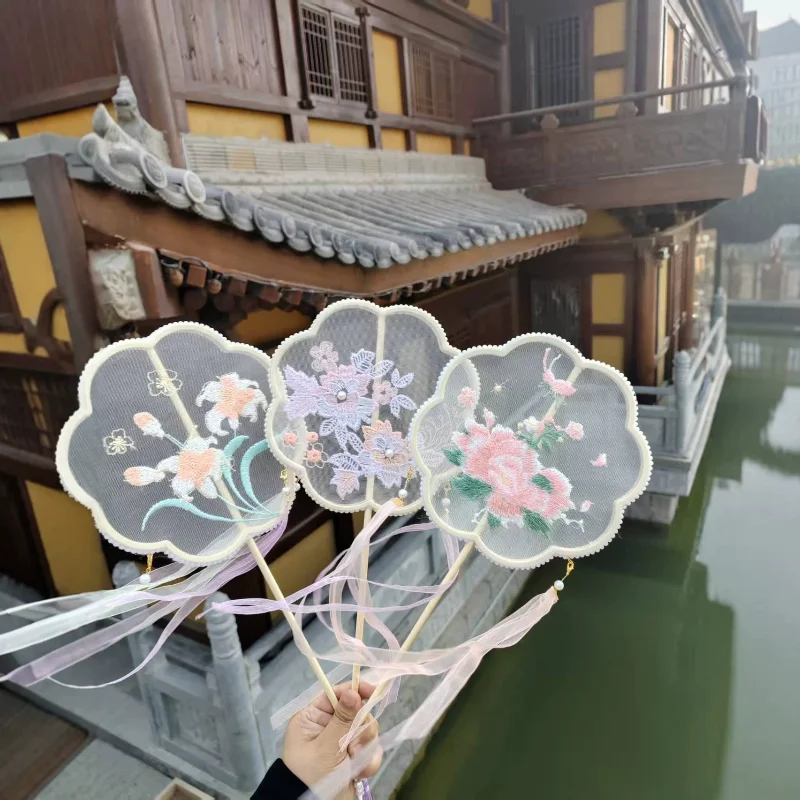 Elegant Handheld Chinese Style Fan Long Handle Decorative Embroidery Fan with Tassels Circular Fan Wedding Favors
