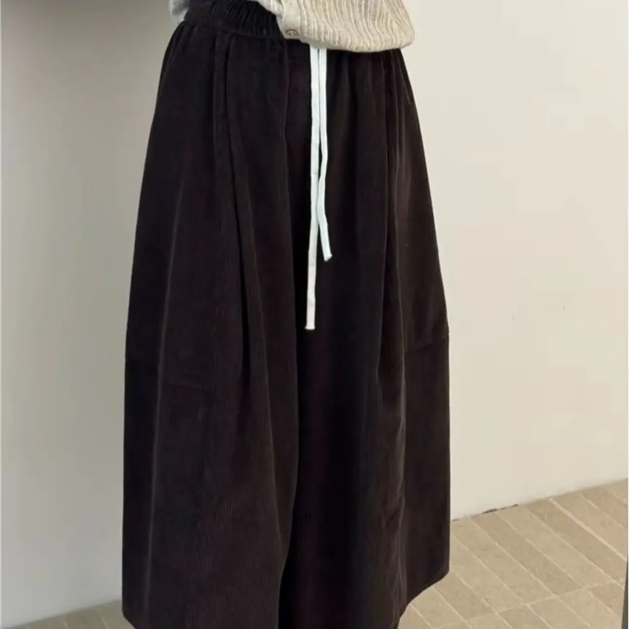 Modne luźne spodnie slim na rok 2025, uniwersalne, eleganckie, proste spodnie dresowe dla kobiet do biura, elastyczna talia, koreański szyk, świeże spodnie.