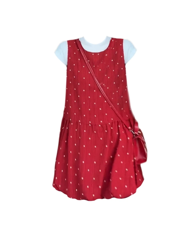 

Ретро-комплект: красный жилет в горошек и футболка с коротким рукавом больших размеров, скрывающий недостатки фигуры, для женщин. Весенняя коллекция.