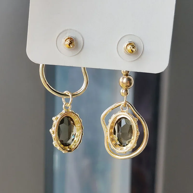 New Asymmetrical Vintage Tan Crystal Geometric Earrings For Women Fashion Korean Temperament Metal Earrings For Women Jewelry image 6