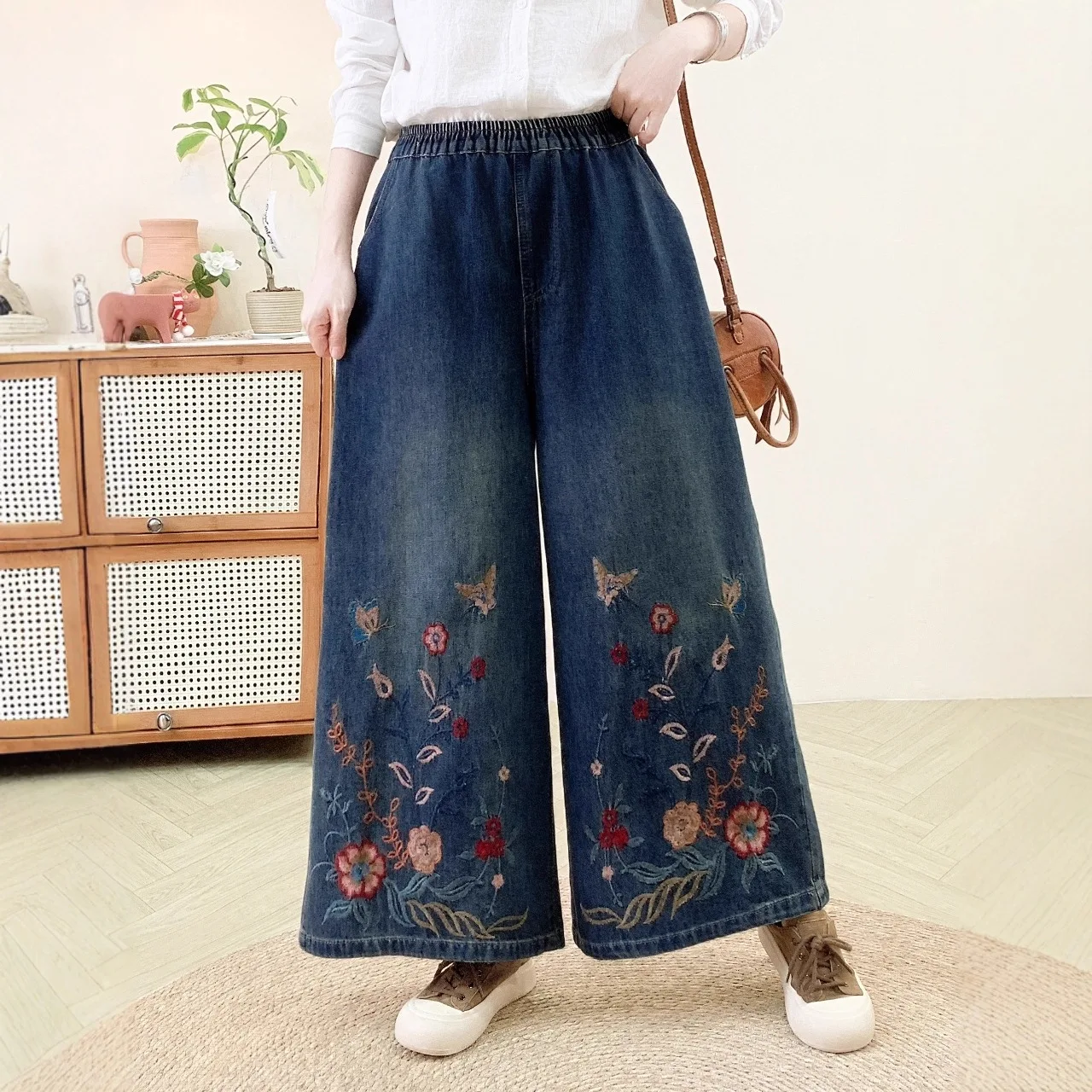 일본 빈티지 모리 걸 플로럴 자수 데님 와이드 레그 팬츠 여성 가을 신축성 있는 허리 캐주얼 루즈 진 스트레이트 팬츠