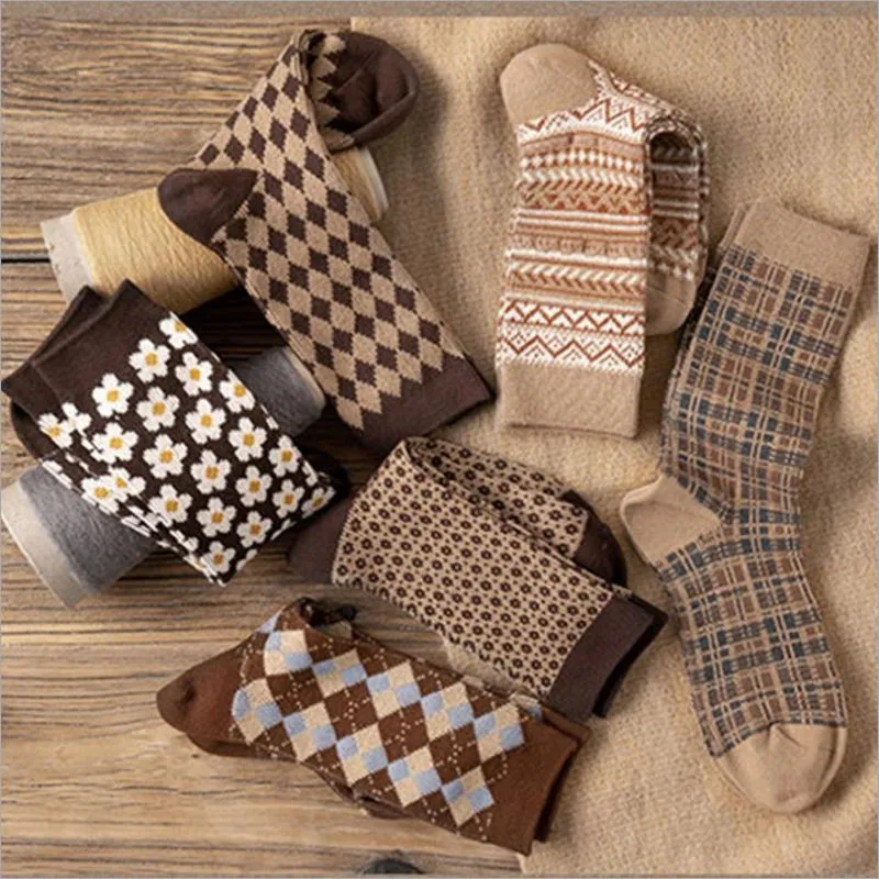 Coffee-Colored Socks for Autumn and Winter, Women's Mid-Length Insulated Retro Pile-Up Socks, Korean Version High-Length Socks