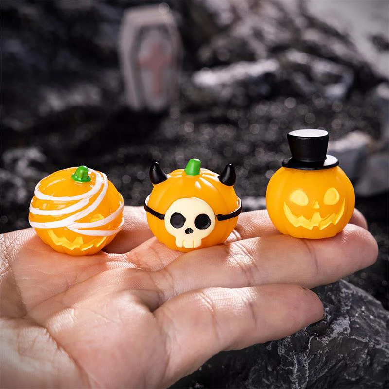 1PC Mini Cute Creative Pumpkin Head Decoration Funny DIY Car Home Office Desktop Accessories Micro Landscape Ornaments