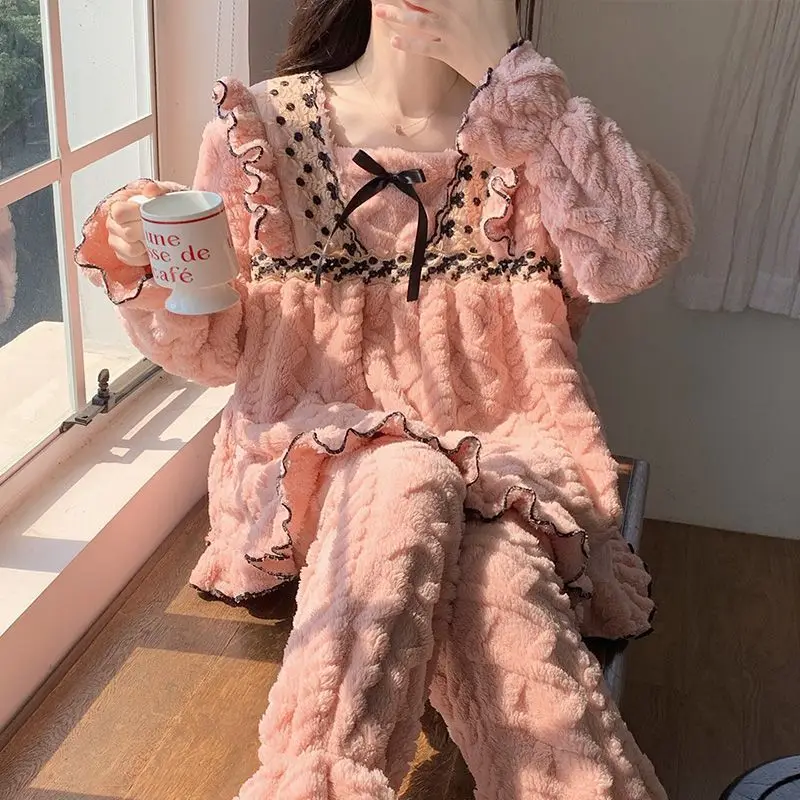 2022 New Autumn Winter Coral Velvet Pajamas Set for Women Warm Korean Fashion Thick Cheap Wholesale Women's Clothing