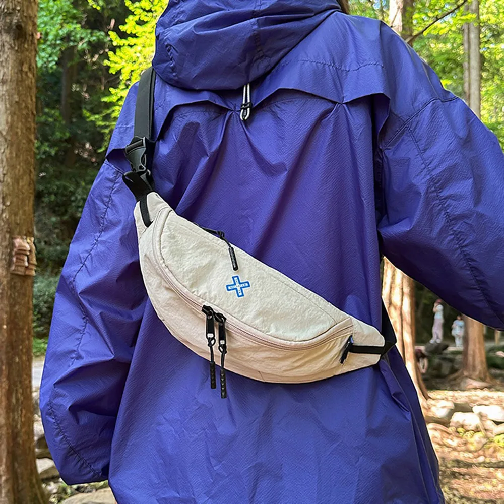 

Large Capacity Sports Chest Bag Color Contrast Waterproof Crossbody Dumpling Bag Korean Style Nylon Men Waist Bag Unisex