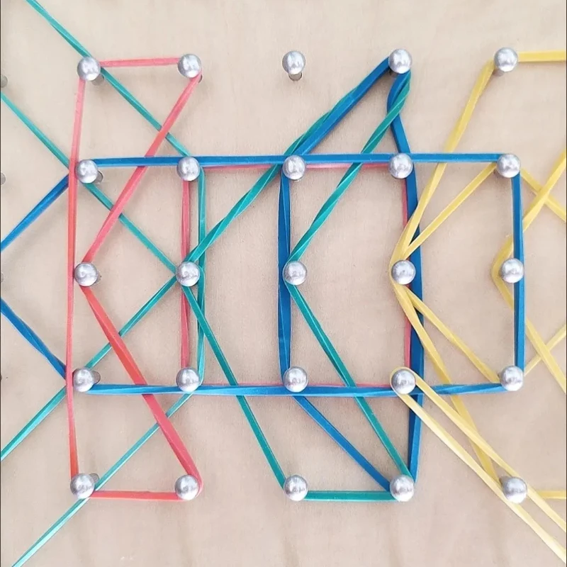 

Creative Geoboard for Kids with 24 Cards & 40 Bands, Wooden Montessori Toy Inspires Shape Creativity
