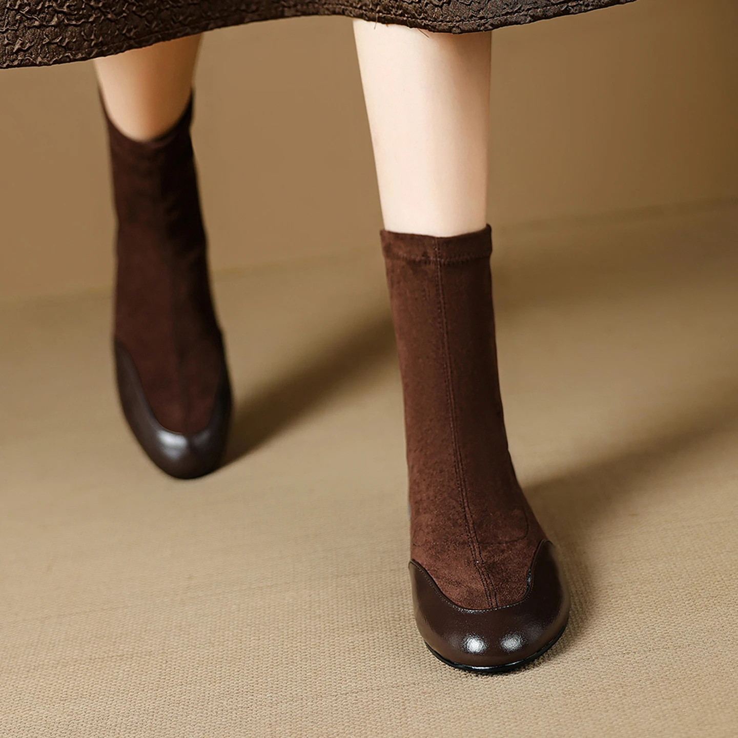 2027 New Autumn/Winter Women Boots Suede Leather Women Shoes Square Toe Flat with Heel Slip-on Chelsea Boots Zipper Short Boots