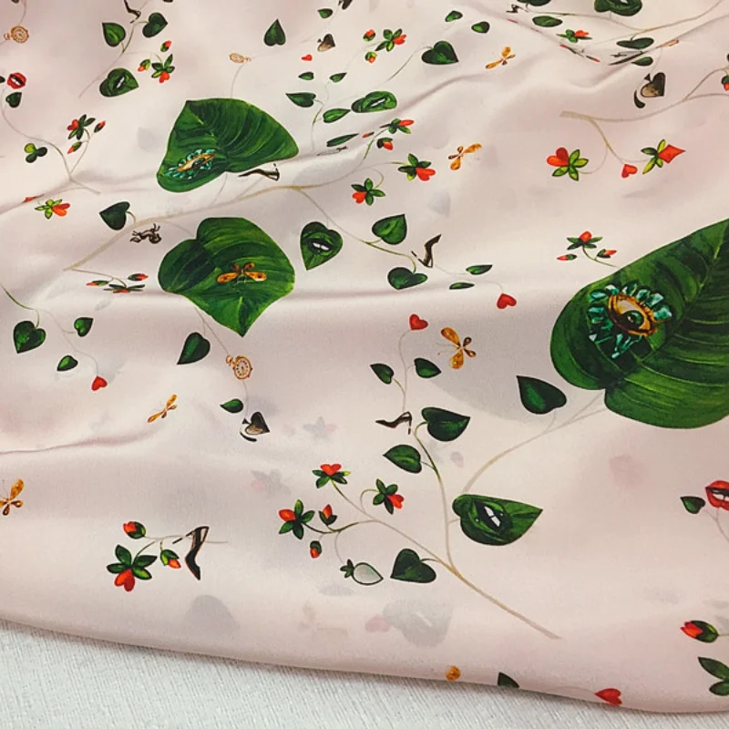 

1 meter 100% Mulberry Silk 16 momme Crepe Silk Fabric Light Pink with Green Leaf Printed 140cm 55" wide by the yard XL106