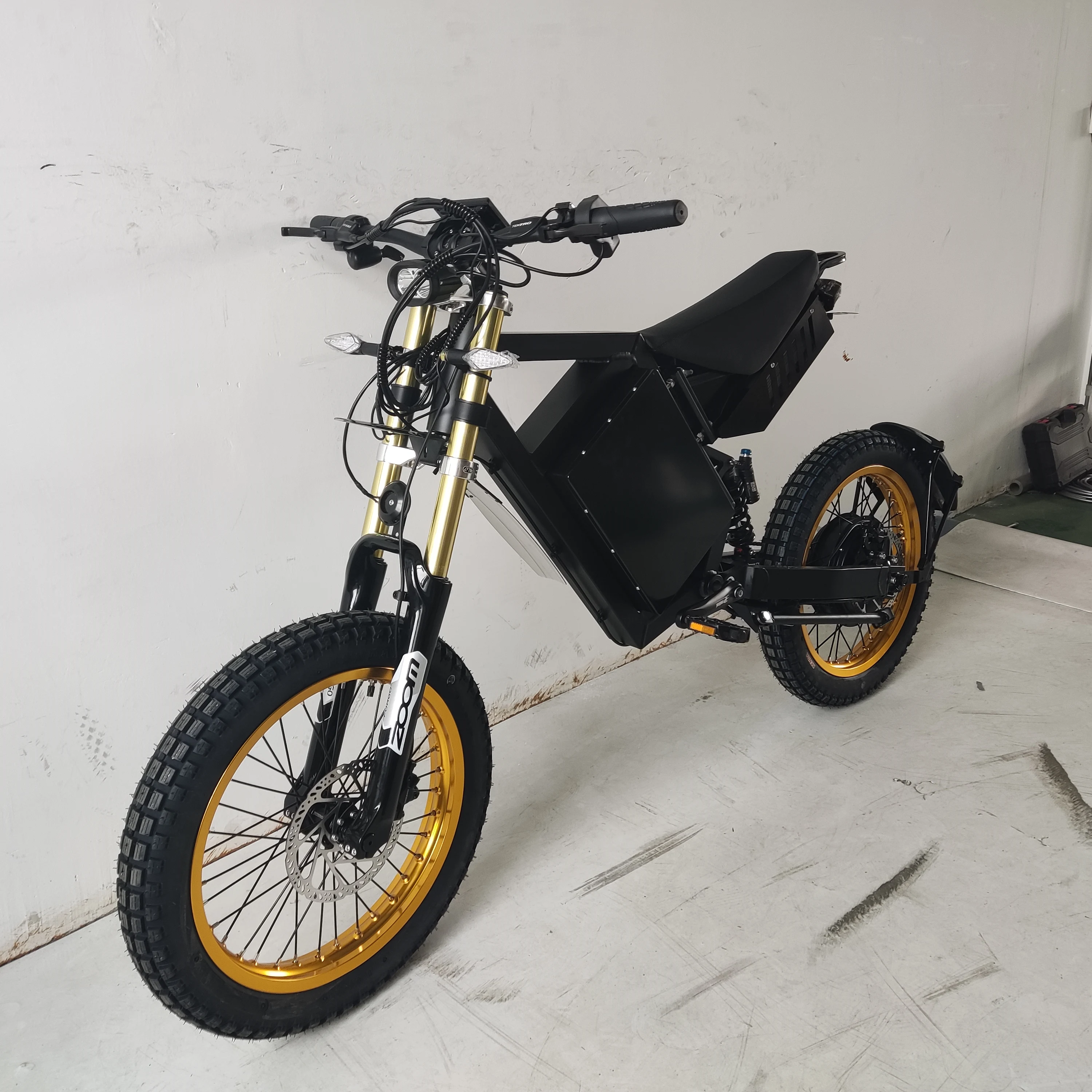 Stealth Bomber Road Street Electric Bike 5kw/15kw Adult Sport E-Bike 72v Rear Hub Motor Fat Tire With 17 Inch Motorcycle Tires