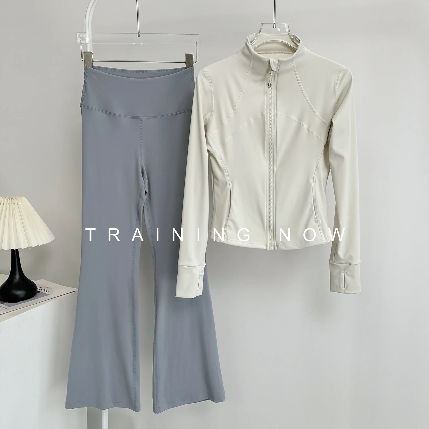 بدلة رياضية للنساء في الخريف والشتاء بياقة واقفة وتدريبات البيلاتيس وسترة يوجا عالية الخصر لرفع الورك والجري #1