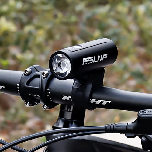 Imagen 2 del producto ESLNF Luz de bicicleta a prueba de lluvia 800 lúmenes luz delantera de bicicleta carga USB 4000mAh IPX6 impermeable LED faro linterna de ciclismo