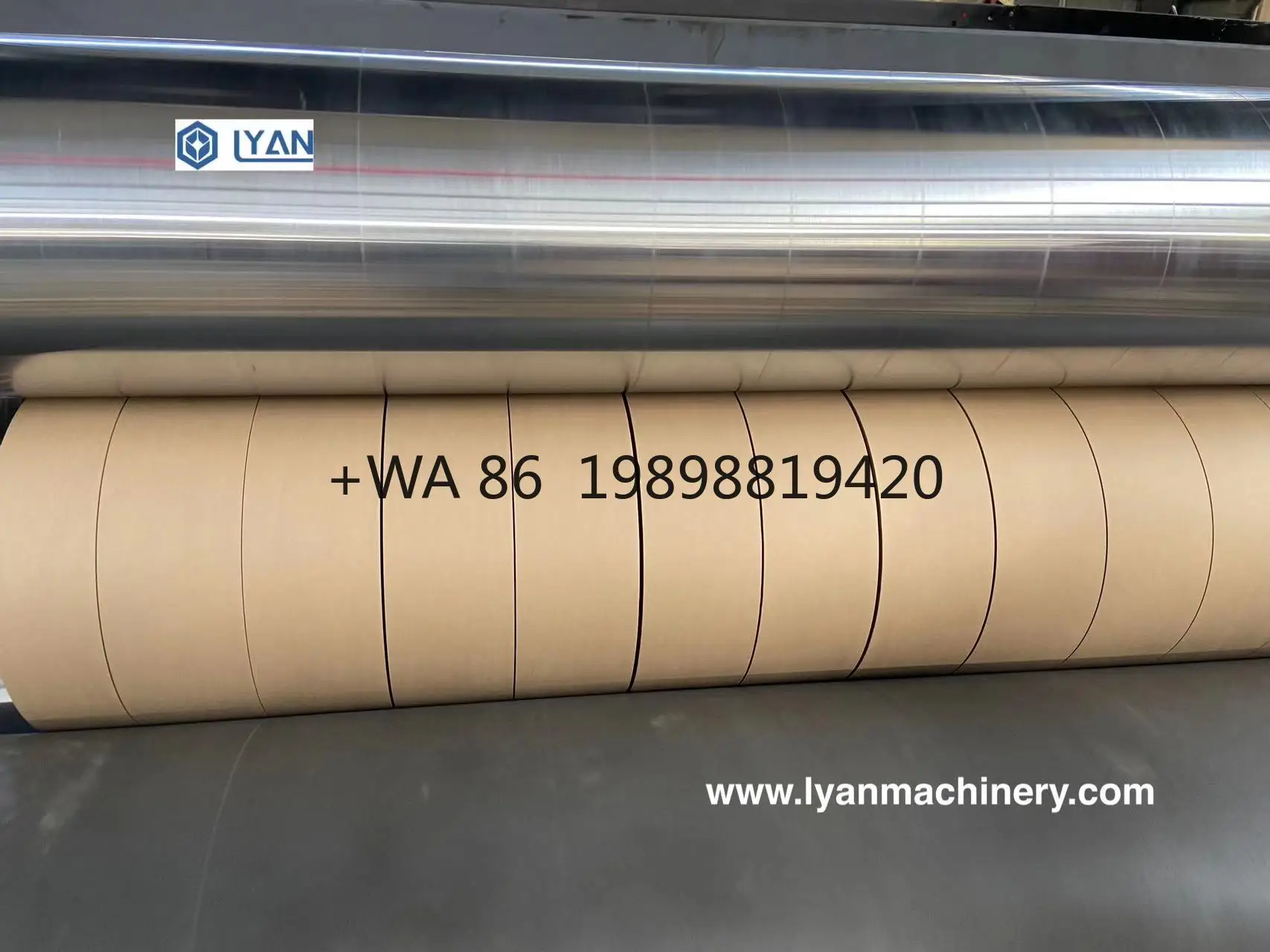 Máquina rebobinadora para cortadora de rollos de papel