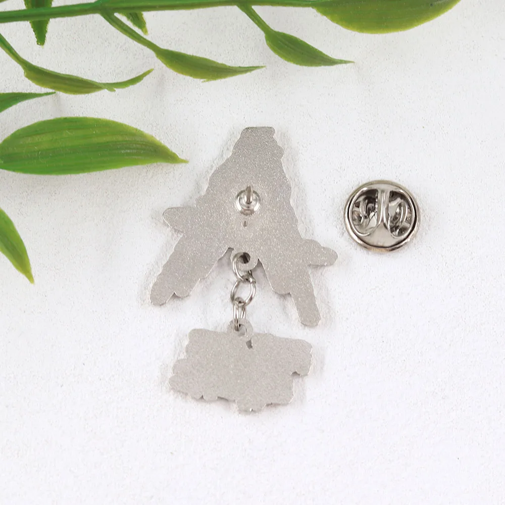 Real Hasta La Muerte Musikalbum-Brosche, Modischer Street-Style Anstecker für Kleidung, Taschen und Accessoires, Geschenk für Musikliebhaber – Detail 6