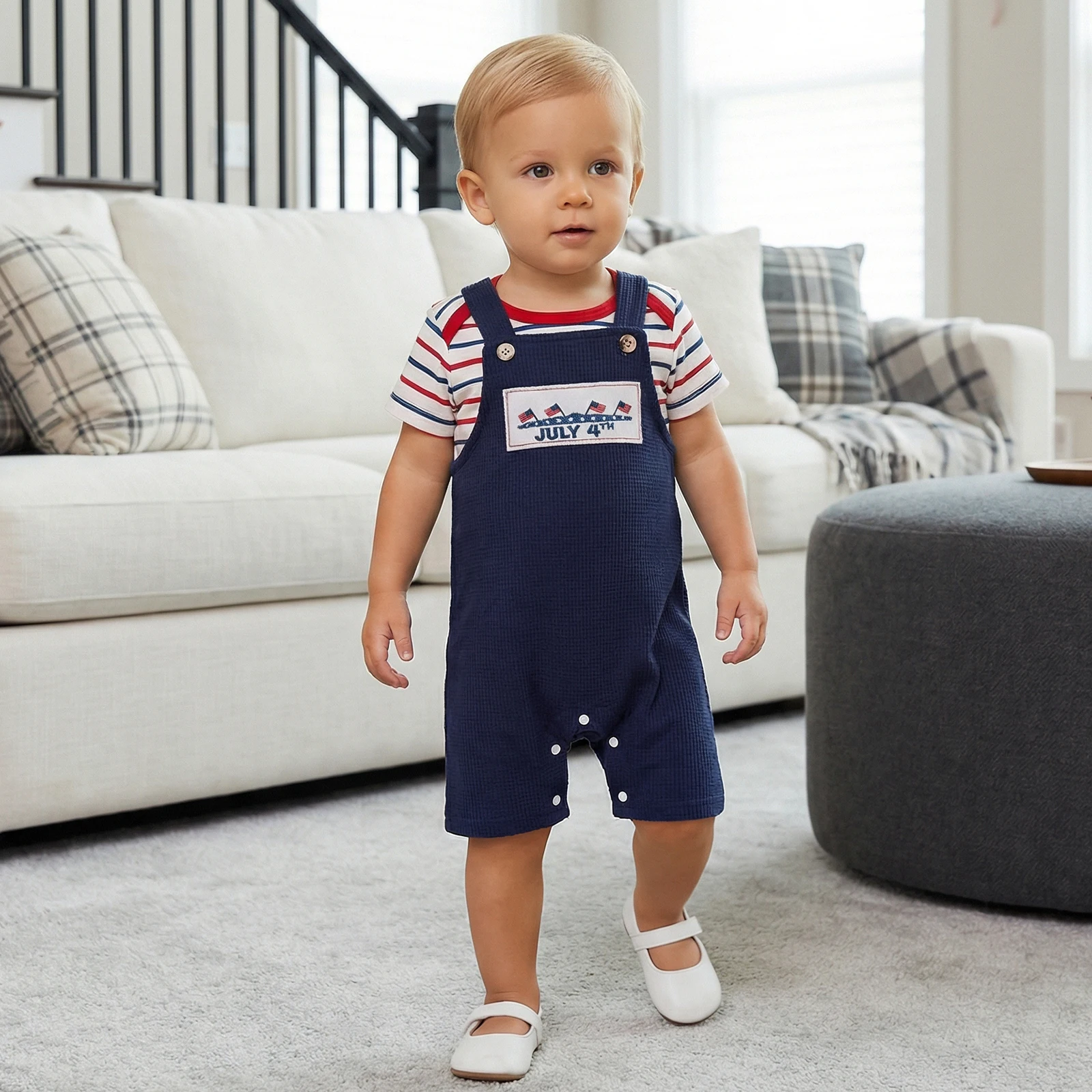 

Детский комплект одежды на 4-е июля: модный патриотический полосатый комбинезон с короткими рукавами и вышивкой в виде флага, комплект из 2 предметов