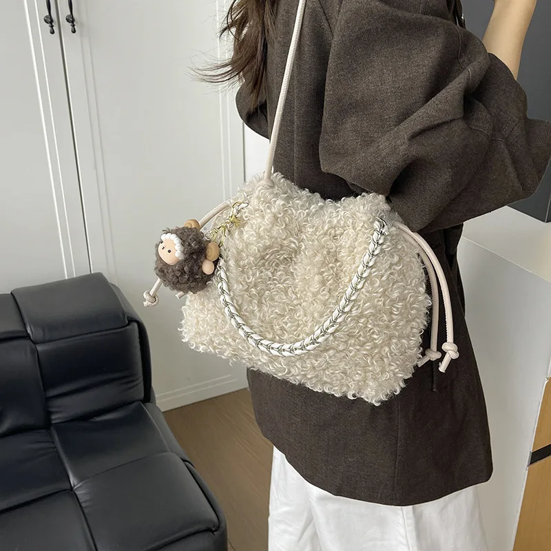 Fashionable Lamb Fur Crossbody Bag Single Shoulder Handbag Plush Handbag Women's Bag for Daily Use Autumn Winter New Model
