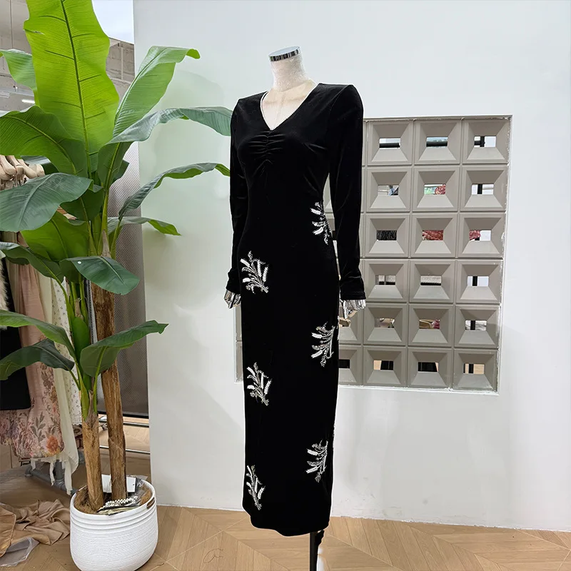 خريف شتاء موضة جديدة التطريز الثقيل الخامس الرقبة سليم صالح المخملية النساء فساتين فاخرة عيد الميلاد حفلة الكرة ثوب السيدات الملابس #2