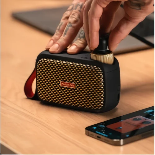 PositiveGrid spark go Ultra-portable Smart Guitar Amp & Bluetooth with 33 amps and 43 effects and pedals