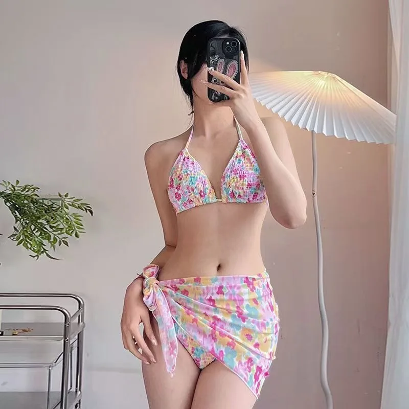 

Women's Sexy 2025 New Bikini Set: Halter Neck Triangle Top with High-Waist Bottoms, Trendy Two Piece Swimwear for Beach Vacation