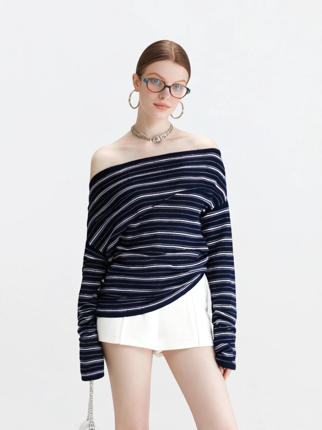 

Трикотажный топ AHMI Flowing Philosophy с полосатым узором, открытыми плечами, легкий, свободного кроя, с текстурной поверхностью, для подростков, осенний сезон