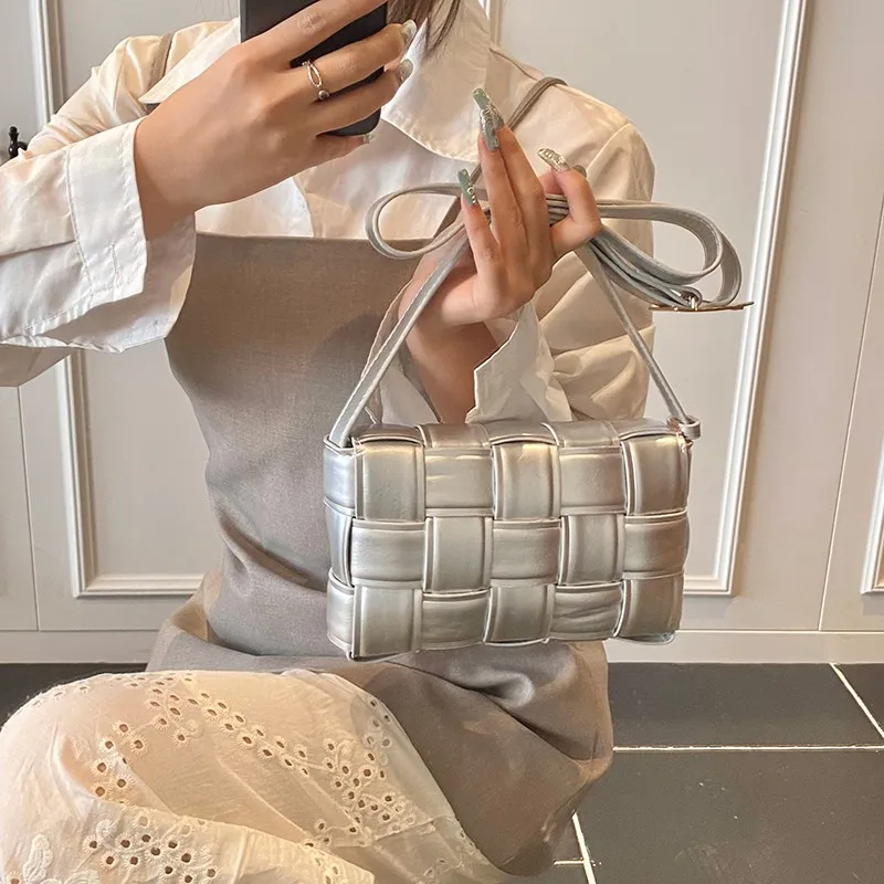 

Stylish Vintage Fashionable Clutch Purse Bag With Classic Designer Letter Logo Inspired By Paris Fashion