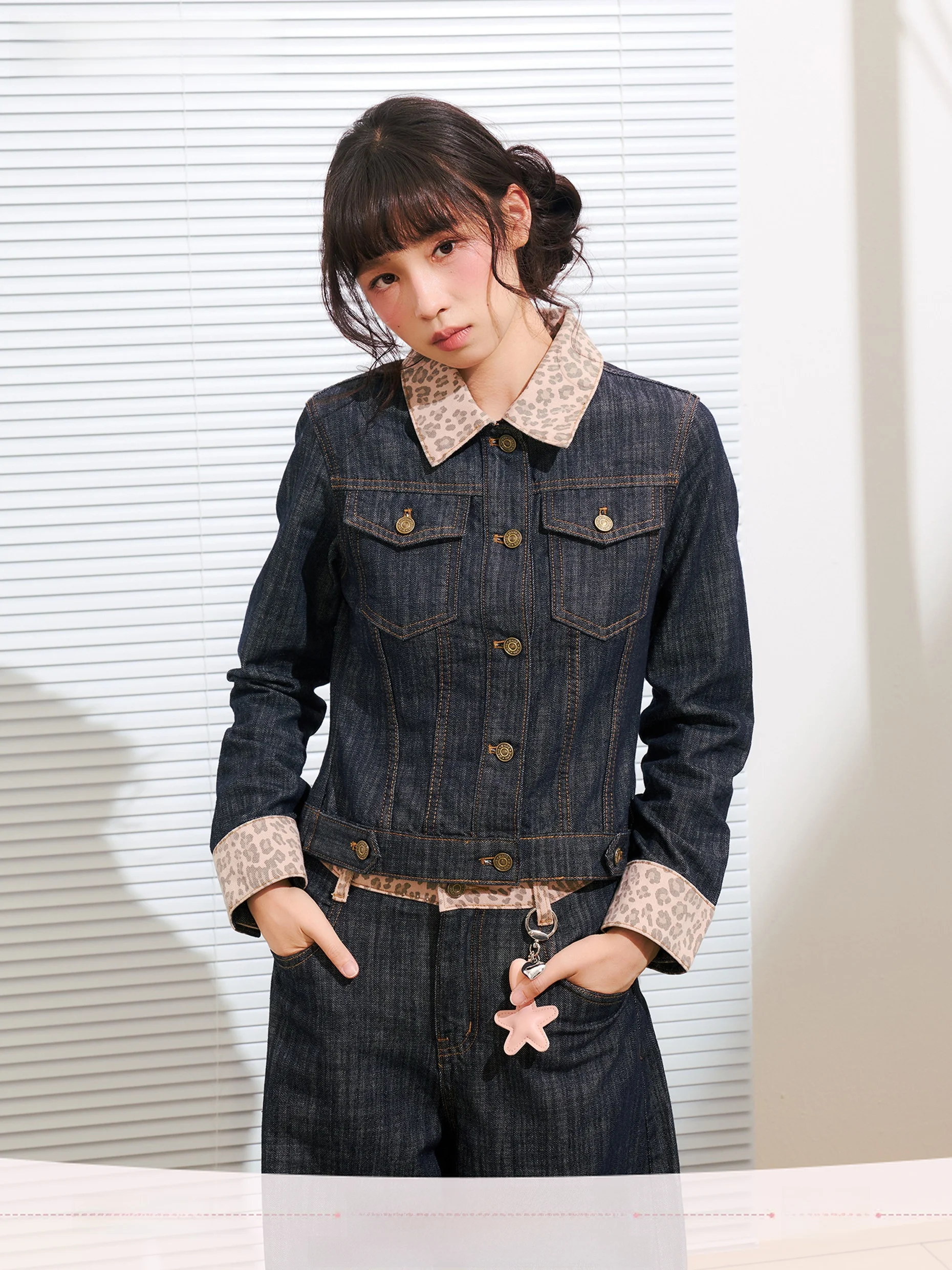 

Женская укороченная куртка Umoumo в стиле ретро с леопардовым принтом и цветовыми блоками, джинсовым воротником, из смесового хлопка, для путешествий