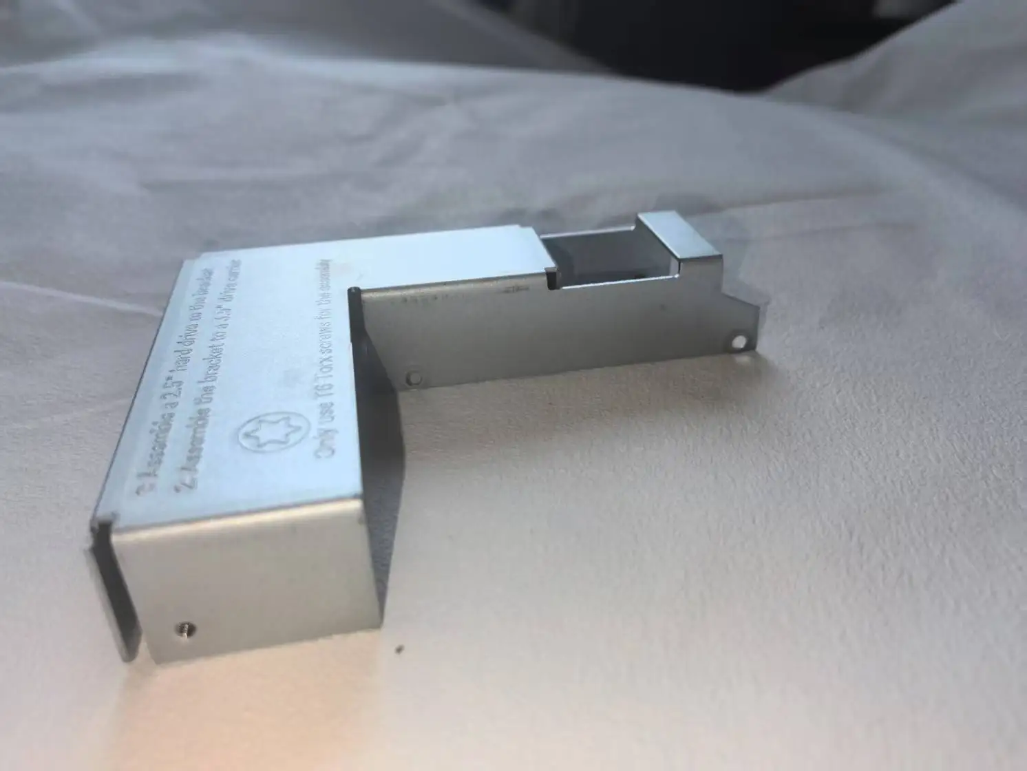 1Y05J Suporte de montagem de disco rígido de 2,5 polegadas a 3,5 polegadas