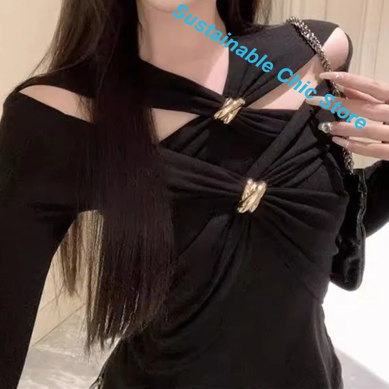 Korean-style cross-strap female spring and autumn sexy celebrity metal buckle design sense dark spice girl long sleeve T-shirt