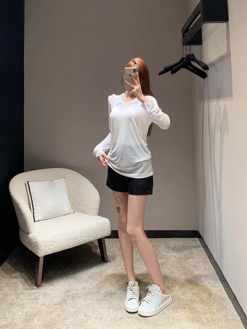 

Casual style women's T-shirt, fashionable and elegant lace hooded loose fit slimming long sleeved V-neck top