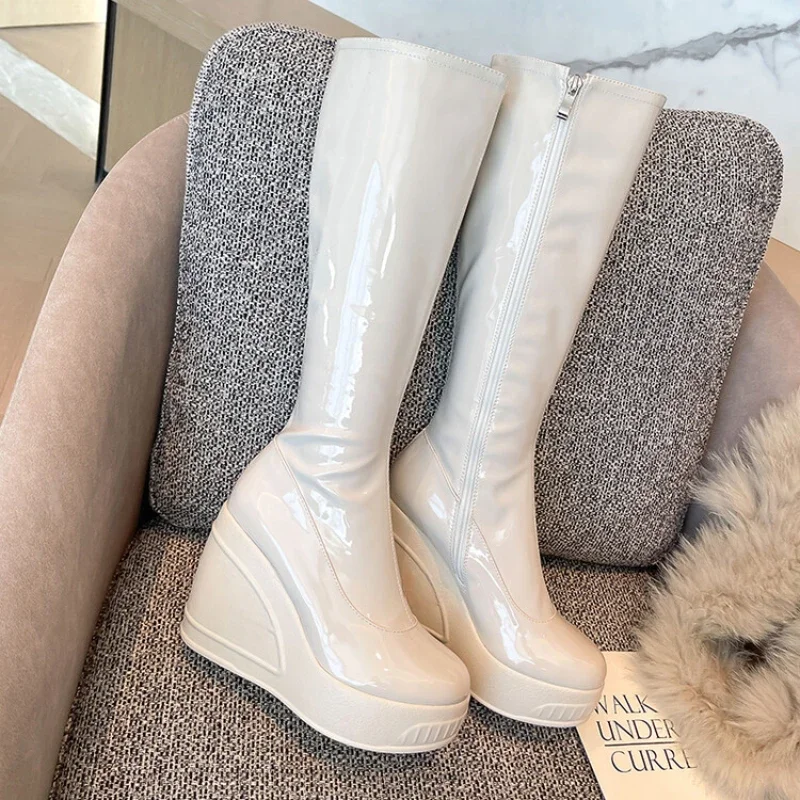 Black White Fashion Show Slope Heel Knee High Boots Women\'s Party Thick Heel Side Zipper Patent Leather Elastic Boots Rozmiar 34-43