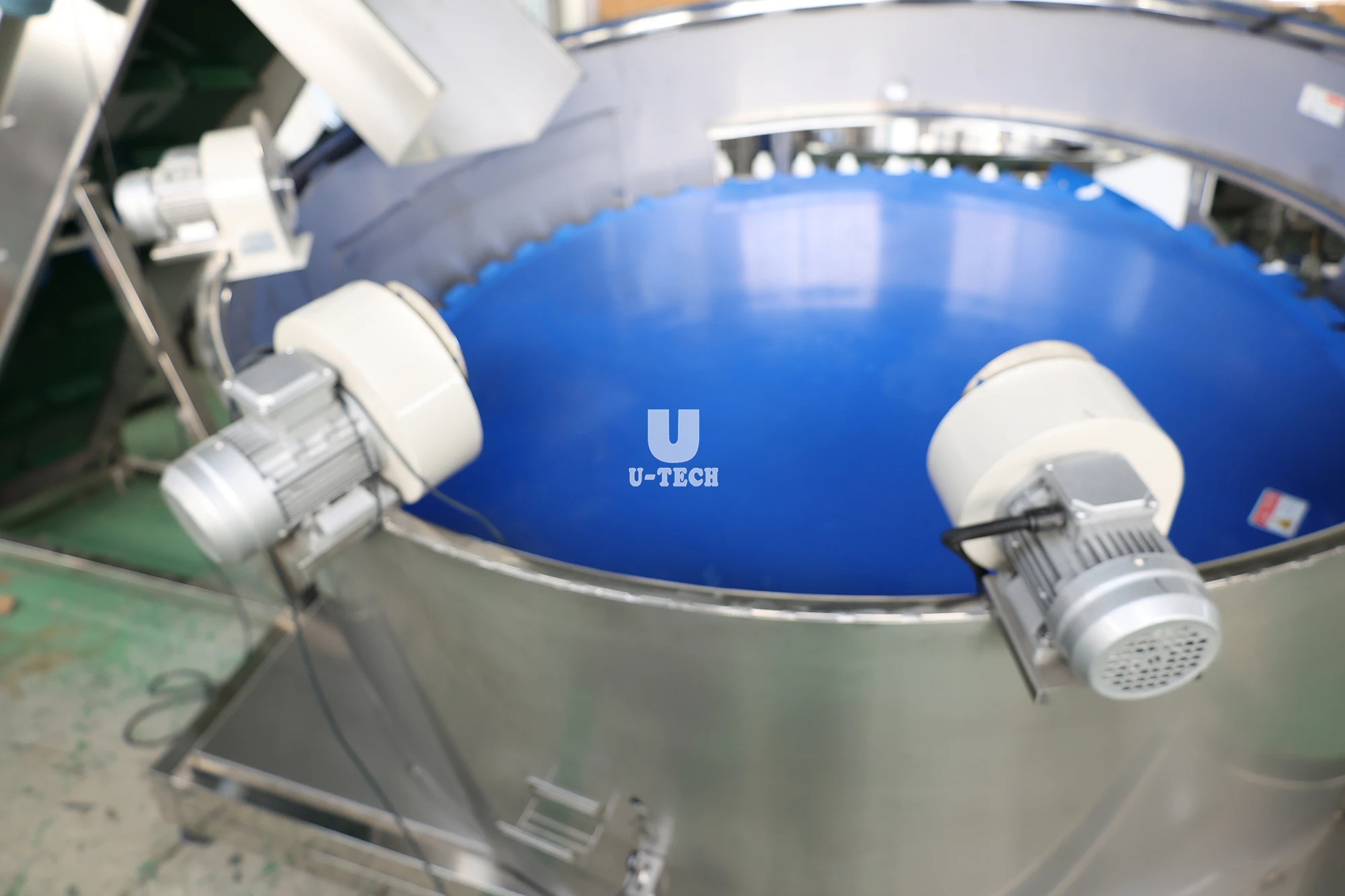 Plastic Empty Bottles Feeder and Unscrambler Machine With Full Automatic Bottles Change Direction