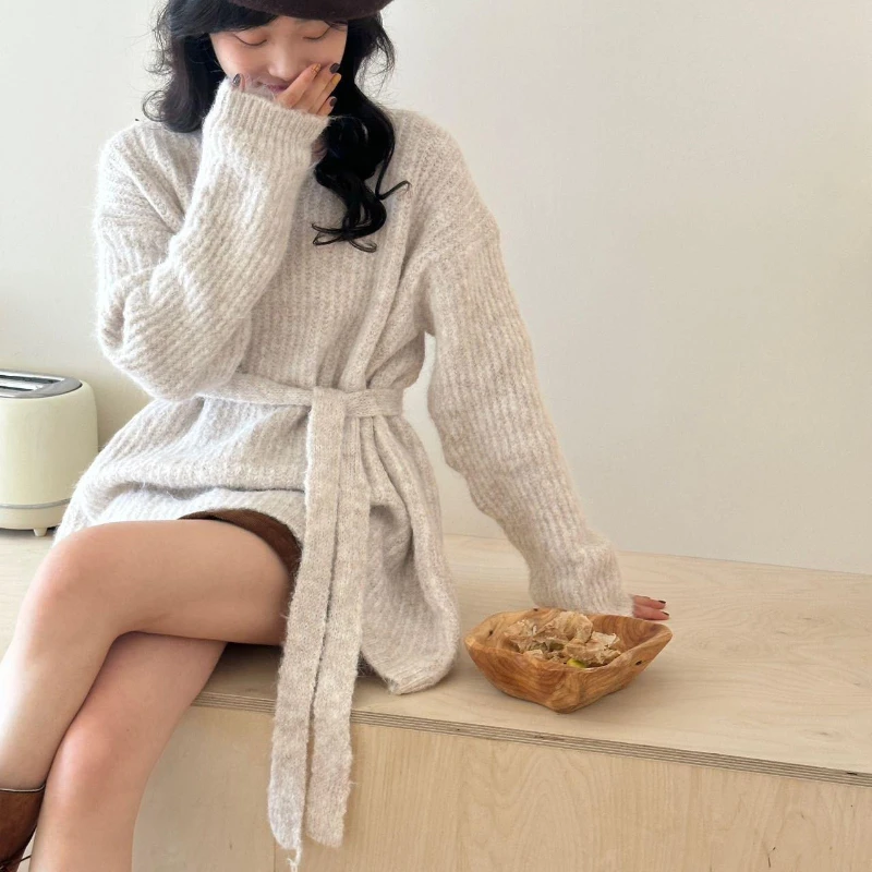 

Новая осенне-зимняя женская одежда, вязаный свитер с круглым вырезом и длинными рукавами, свободный и элегантный трикотаж на шнуровке, длинный топ