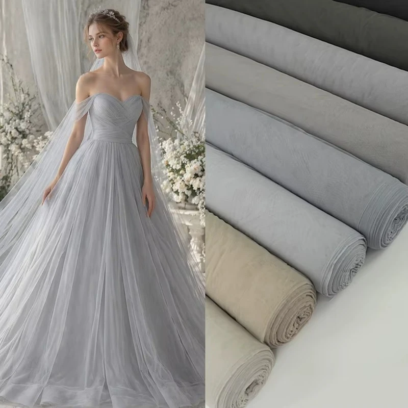 Tissu en tulle gris Mistlace, maille transparente et douce de 63 pouces de large, idéal pour les voiles de mariée et les jupes tutu ML56