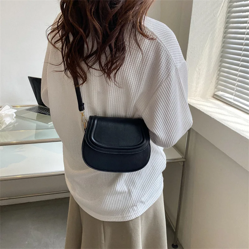 

Fashionable Solid Color Single Shoulder Bags Saddle Crossbody Bag Summer Simple Small Bag Embossed Minimalism Style Women Bag