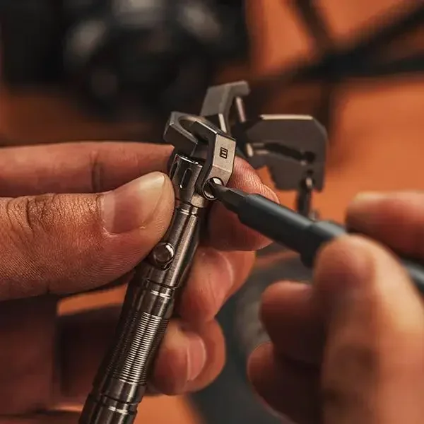 

NEW Mecarmy Mini Bolt Action Tactical TPX8 Keychain Bolt Action Tactical Pen