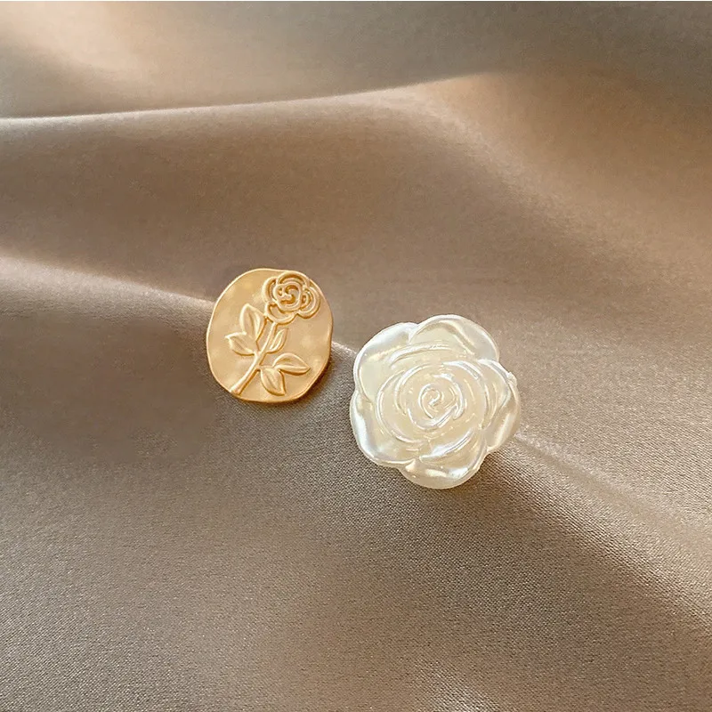 Korean Asymmetric Flower Earring Imitation Pearl Rose Stud Earrings Elegant Cheap Earring For Woman Wedding Fashion Jewelry Gift image 5