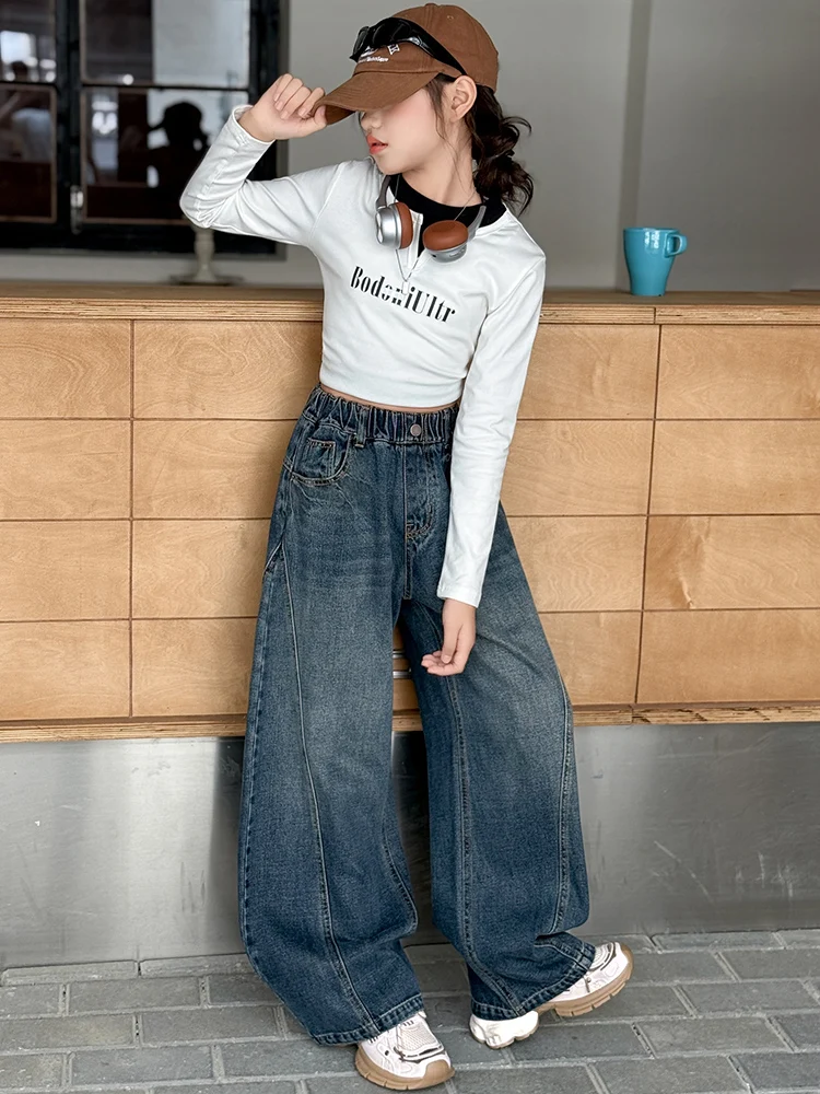 

2025 Spring and Autumn Girl Miu Leather Standard Scimitar Pants Jeans High Quality High Quality Loose