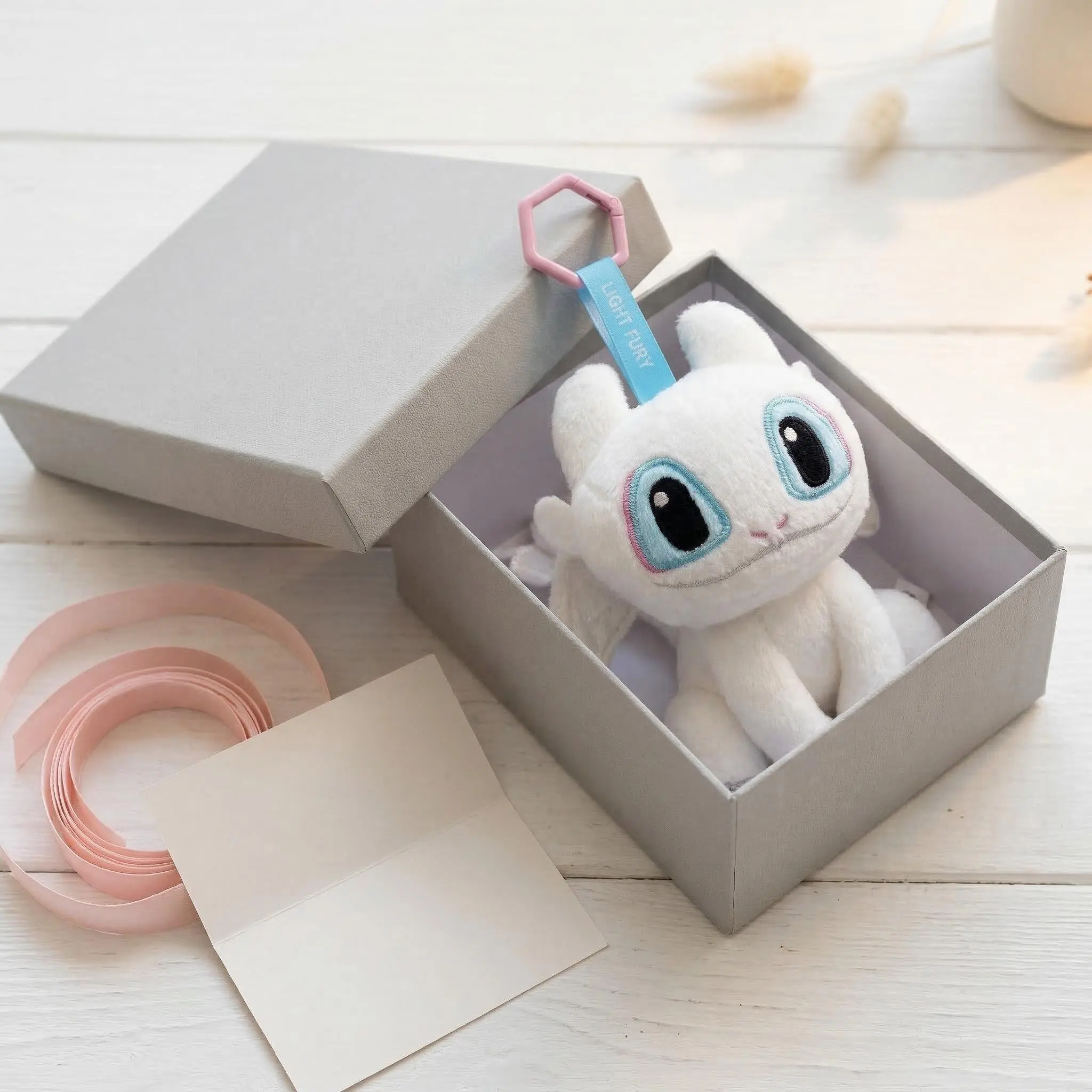 Genuine How to train a dragon light cute cool pendant plush bag hanging cartoon key chain Hanging ornaments Charm