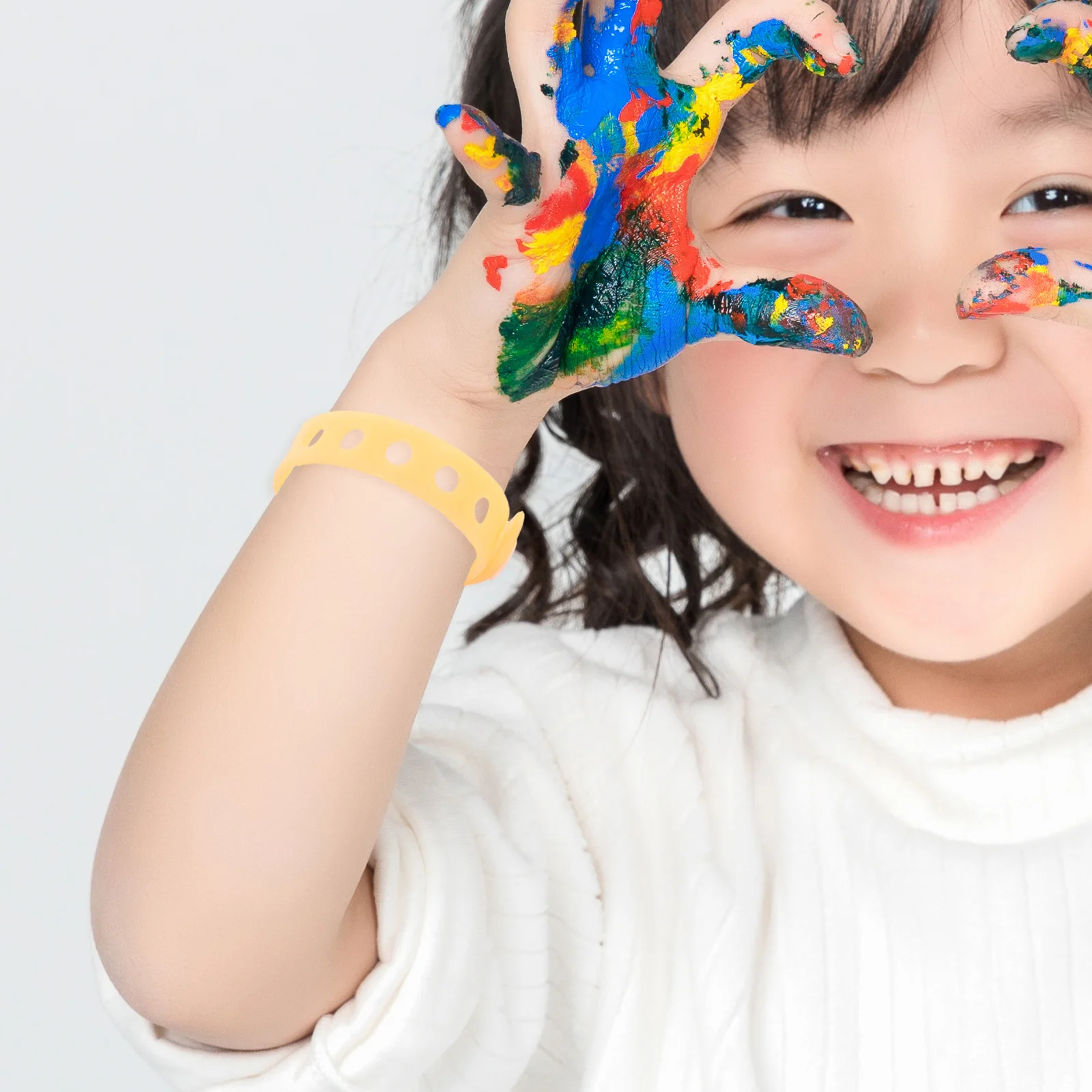 10 قطعة يتوهج في الظلام أساور مضيئة الأساور لحفلات الهذيان النوادي الليلية احتفالات عيد ميلاد سوار مضيئة