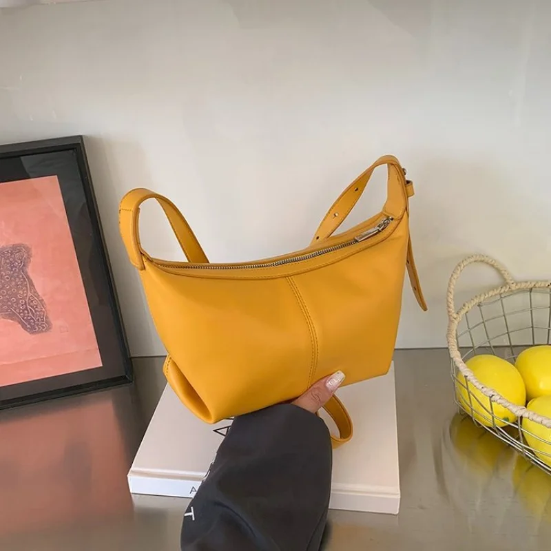 กระเป๋าหนังสะพายไหล่ผู้หญิงแบรนด์หรูระดับไฮเอนด์ปี 2025 ดีไซน์เนอร์ชื่อดังจากปารีส เรียบง่าย สไตล์ลำลอง ​