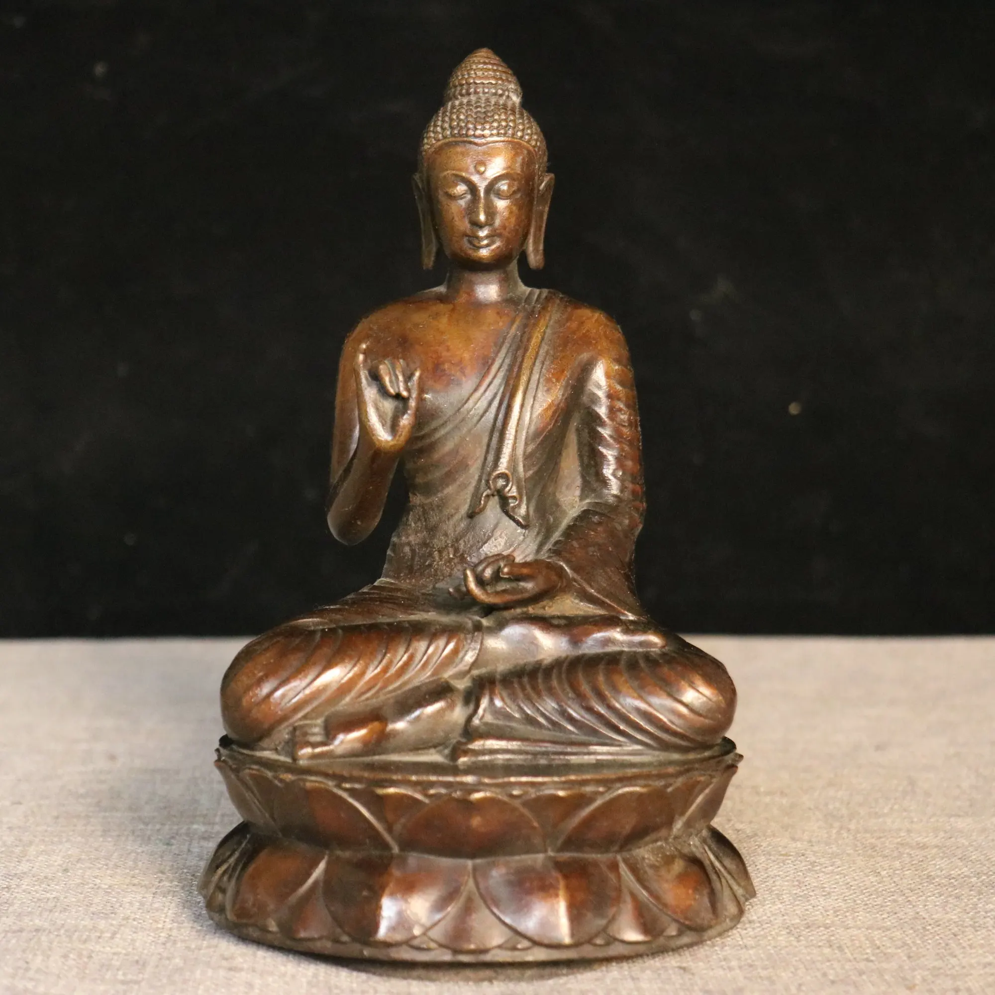 statue-de-bouddha-shakyamuni-en-cuivre-pur-de-qualite-superieure-artisanat-de-decoration-de-maison-exquis-parfait-pour-la-decoration-britannique-objets-de-collection-d'art