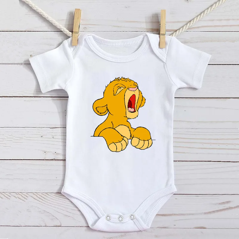 Baby Romper Cartoon król lew Kawaii Simba moda maluch ubrania bawełniane z krótkim rękawem noworodka body niemowlęce kombinezony