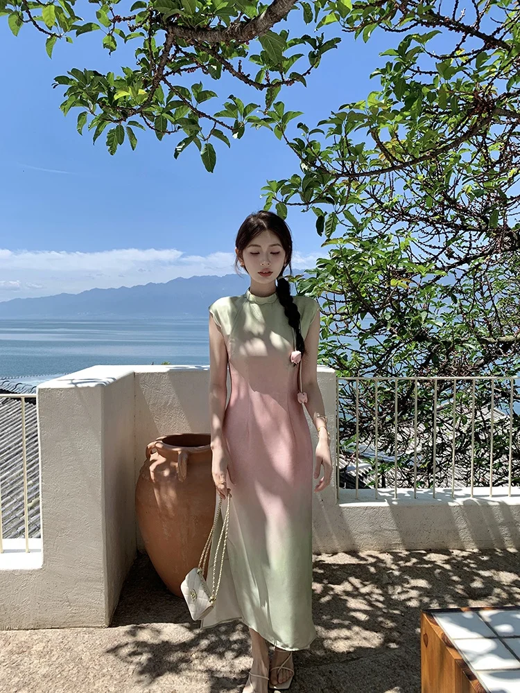 

Новое летнее женское платье в китайском стиле с улучшенным маленьким воротником-стойкой и двойным разрезом, цвет «эгейское море»...